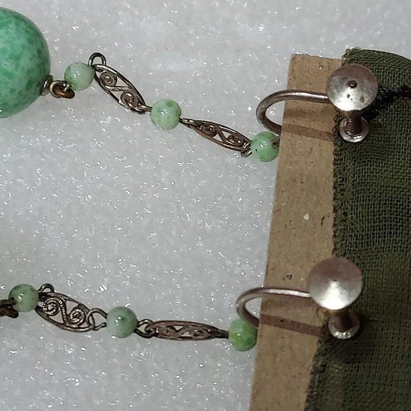 Antique Peking Green glass drop filagree earrings w. screw backs Unsigned - Picture 5 of 6